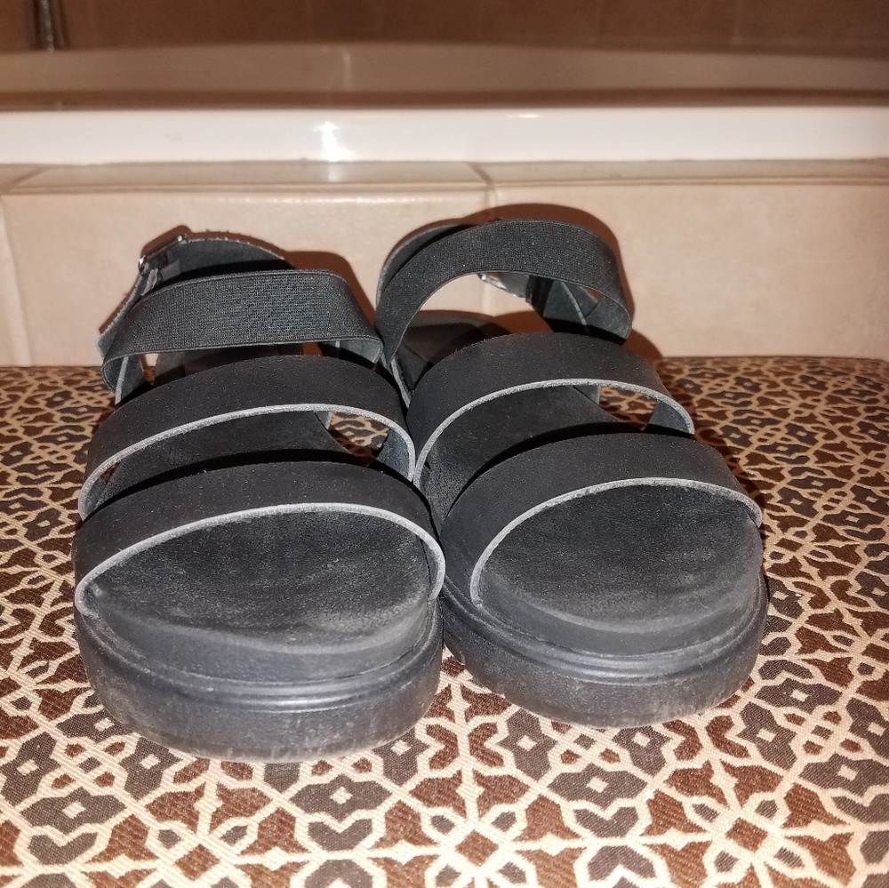 ROUGE - Black platform sandals